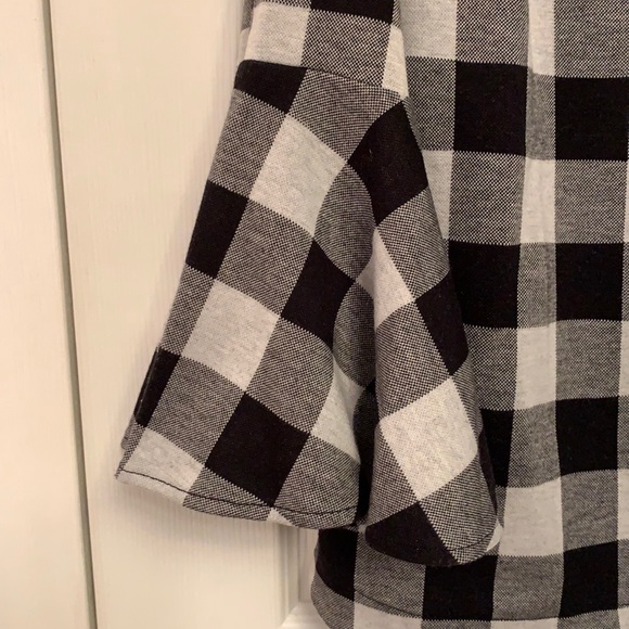 NWOT Crown & Ivy Gingham Black & White Bell Sleeve Top Plaid Checkered Medium - Picture 3 of 11